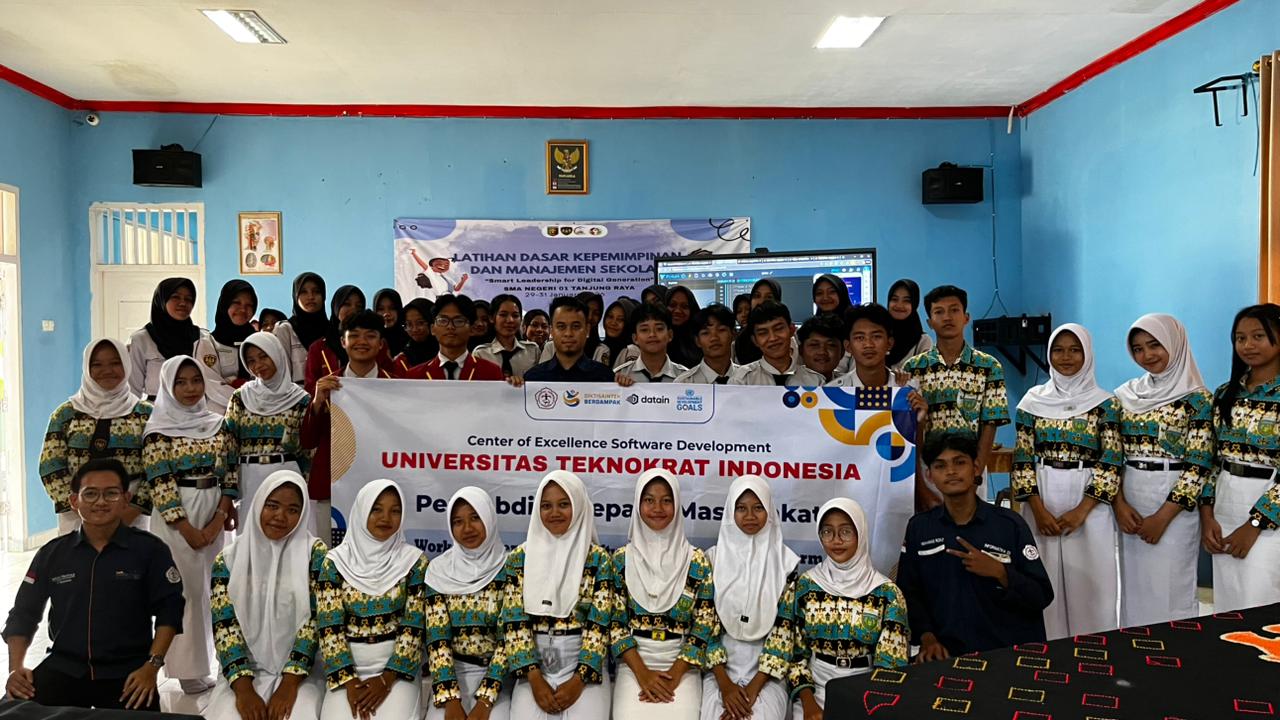 CoE Software Developement dan UKM Programming Teknokrat Goes To SMA N 1 Tanjung Raya Mesuji